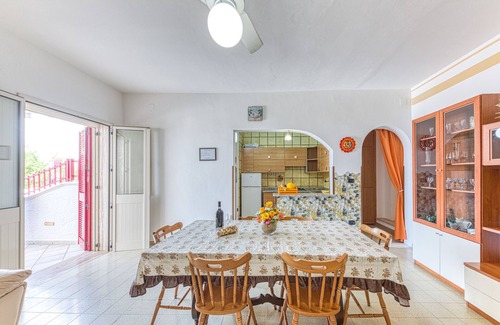 Torre Vado House | Holiday Home "Villetta Montirossi" with Sea View & Terraces