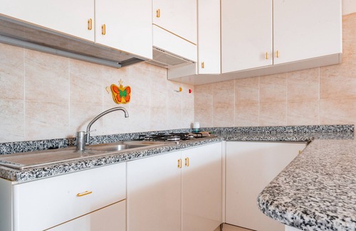 Castiadas House | Holiday Home 'Villetta Fiore Giallo' with Mountain View, Wi-Fi and Air Conditioning