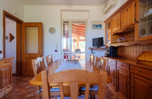 Parabita House | Holiday Home Villetta Mary with Terrace, Garden & A/C
