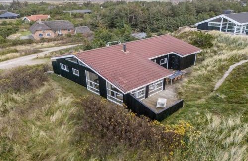 Houvig Strand House | Holiday Home Wighman - from the sea by Interhome