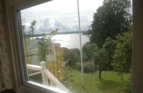Ljungskile House | Holiday home with a view of the sea in the Bohuslän region