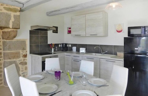 Bacilly House | Holiday home with garden
