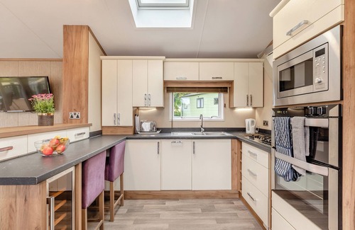 Axminster House | Holiday Home with one double and two twin bedrooms.
