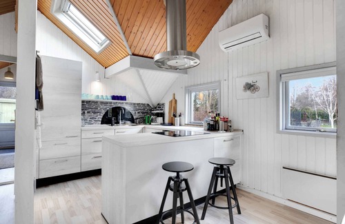 Jægerspris House | Holiday home with wood-burning stove and pavilion