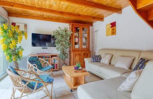 Lacanau-Ocean House | Holiday Home Y Sian Ben by Interhome