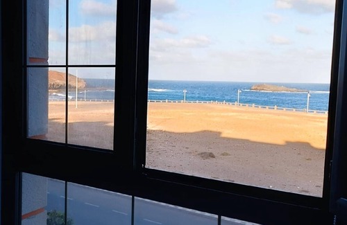 Playa de Arinaga House | Holiday house Arinaga for 1 - 8 persons with 4 bedrooms - Row house