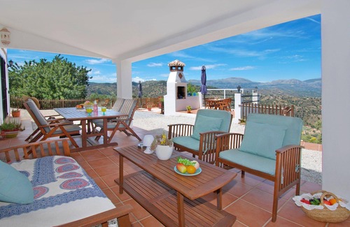 Comares House | Holiday house Comares for 1 - 6 persons with 3 bedrooms - Holiday house