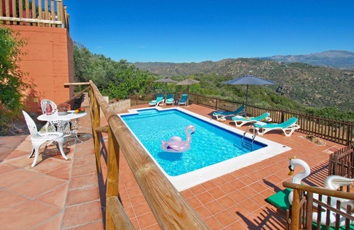 Comares House | Holiday house Comares for 1 - 6 persons with 3 bedrooms - Holiday house