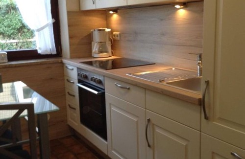 Stinteck Apartment | Holiday house with large garden, covered terrace, near the beach,