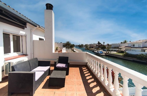 Empuriabrava House | Holiday house Empuriabrava for 1 - 6 persons with 3 bedrooms - Holiday home