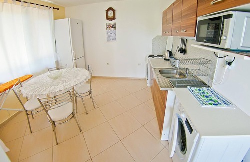 Primorski House | Holiday house Golden Sands for 1 - 5 persons with 2 bedrooms - Twin house