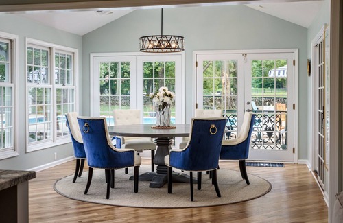 Midway House | HOLIDAY HOUSE - Kentucky Bluegrass Home on Champion Thoroughbred Farm