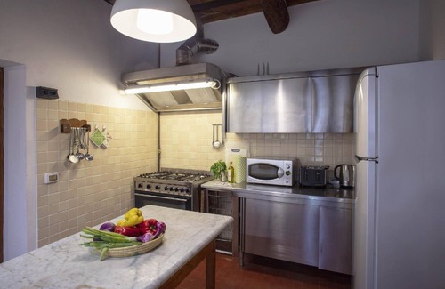 Palaia House | Holiday house Palaia for 1 - 22 persons with 10 bedrooms - Holiday house