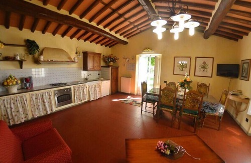 Petrognano House | Holiday house Petrognano for 1 - 12 persons with 6 bedrooms - Holiday home
