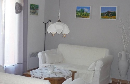 Pierrevert House | Holiday house Pierrevert for 1 - 4 persons with 2 bedrooms - Twin house