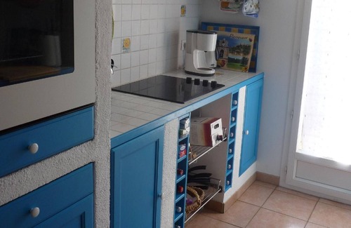 Pierrevert House | Holiday house Pierrevert for 1 - 4 persons with 2 bedrooms - Twin house