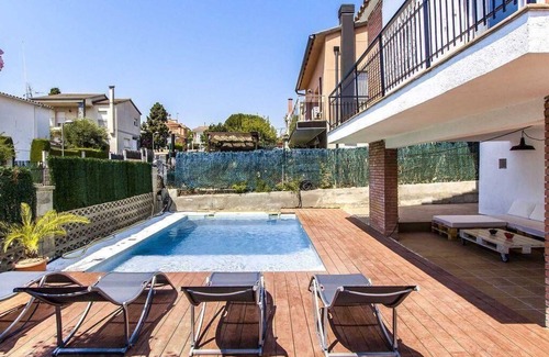 Pineda de Mar House | Holiday house Pineda de Mar for 1 - 12 persons with 5 bedrooms - Holiday home