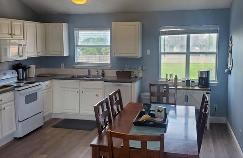 Leeward Sands House | Holiday house Port Aransas for 1 - 6 persons with 2 bedrooms - Row house