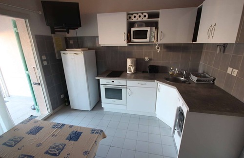 Portiragnes-Plage House | Holiday house with airco bedrooms, for 4 persons, residence LES MARINES, at only 150m from the.