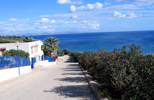 Tonnara di Bonagia Apartment | Holiday House With Panoramic View, Balcony, Wifi, and Near the Sea