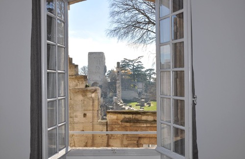 Arles City Centre Apartment | Holiday in Arles: Apartment with exceptional view of the Théâtre Antique