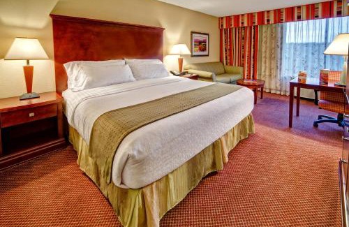Asheville Hotel | Holiday Inn Asheville - Biltmore West by IHG