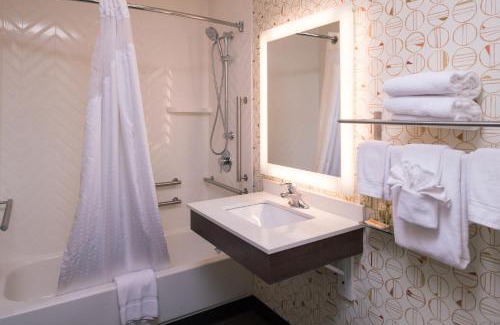 Auburn Hotel | Holiday Inn Auburn-Finger Lakes Region by IHG