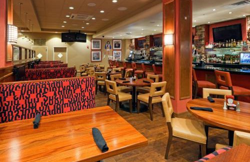 Highlands - Perkins Hotel | Holiday Inn Baton Rouge College Drive I-10 by IHG