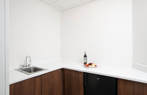 Charleston Hotel | Holiday Inn Charleston Riverview by IHG