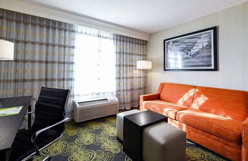 Charlottesville Hotel | Holiday Inn Charlottesville-Univ Area by IHG