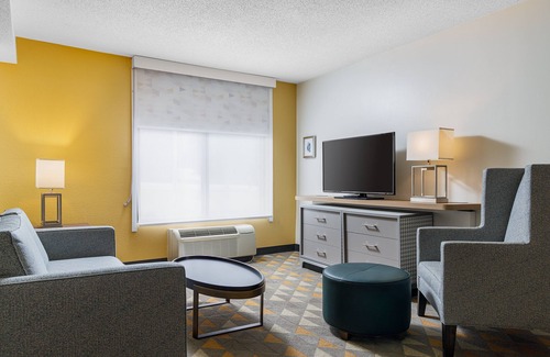 Cleveland Hotel | Holiday Inn Cleveland by IHG