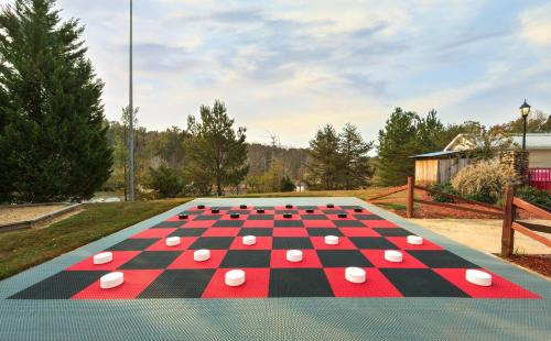 Clarkesville Hotel | Holiday Inn Club Vacations Apple Mountain Resort at Clarkesville