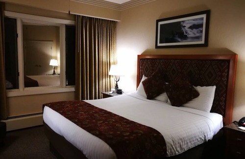 Tahoe Village Resort | Holiday Inn Club Vacations Tahoe Ridge Resort by IHG Modern 1 Bedroom