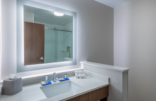 Cheyenne Meadows Hotel | Holiday Inn Express & Suites Colorado Springs South I-25 by IHG
