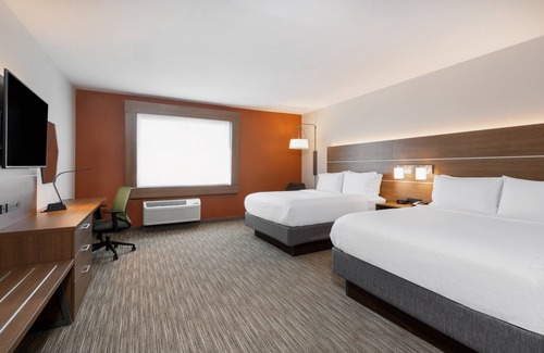 Cheyenne Meadows Hotel | Holiday Inn Express & Suites Colorado Springs South I-25 by IHG