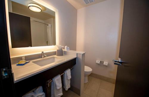 Colorado Springs Hotel | Holiday Inn Express & Suites - Colorado Springs AFA Northgate by IHG