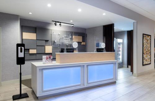 Cheyenne Meadows Hotel | Holiday Inn Express & Suites - Colorado Springs South I-25 by IHG