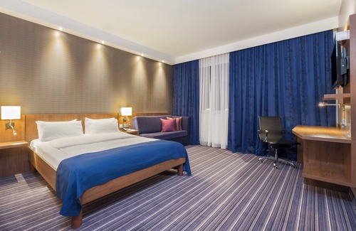 Waggershausen Hotel | Holiday Inn Express Friedrichshafen by IHG
