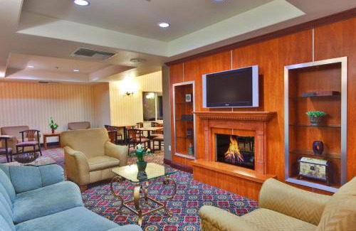 Rancho Cucamonga Hotel | Holiday Inn Express Hotel & Suites Ontario Airport-Mills Mall by IHG
