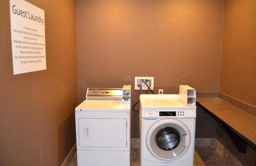 Heber Springs Hotel | Holiday Inn Express and Suites Heber Springs by IHG