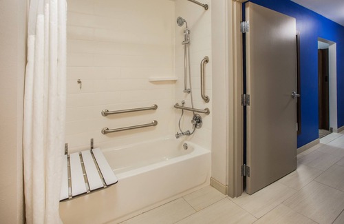 Downtown Little Rock Hotel | Holiday Inn Express and Suites Little Rock Downtown by IHG