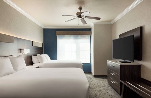 Bakersfield Hotel | Holiday Inn Express and Suites Bakersfield Central by IHG