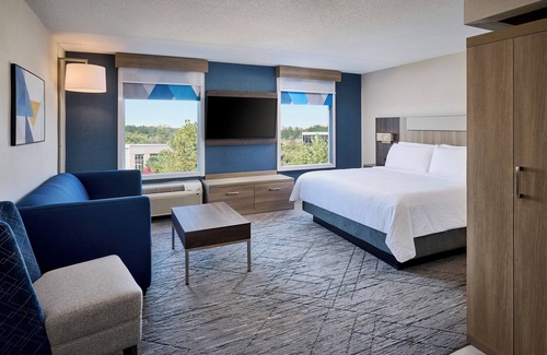 Rosemount Hotel | Holiday Inn Express and Suites Kitchener Southeast by IHG