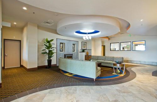 Montbello Hotel | Holiday Inn Express and Suites Denver East Peoria Street by IHG