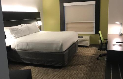 Arrowood Hotel | Holiday Inn Express Arrowood by IHG