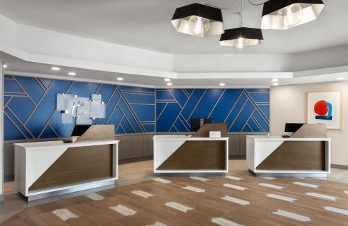 College Park Hotel | Holiday Inn Express Atlanta Airport - North by IHG