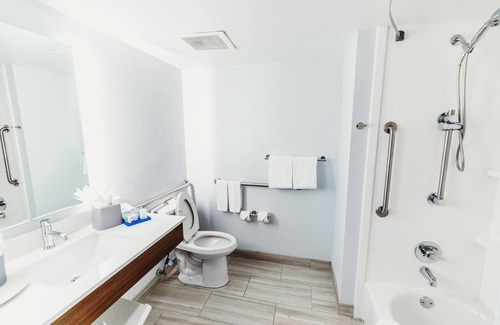 Atlanta Hotel | Holiday Inn Express Atlanta NE I-85 Clairmont by IHG