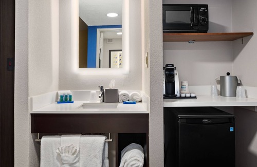 Town Center Hotel | Holiday Inn Express - Atlanta/Kennesaw by IHG