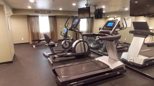 Pumpkin Center Hotel | Holiday Inn Express Bakersfield by IHG