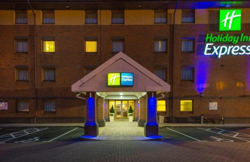 Oldbury Hotel | Holiday Inn Express Birmingham Oldbury by IHG
